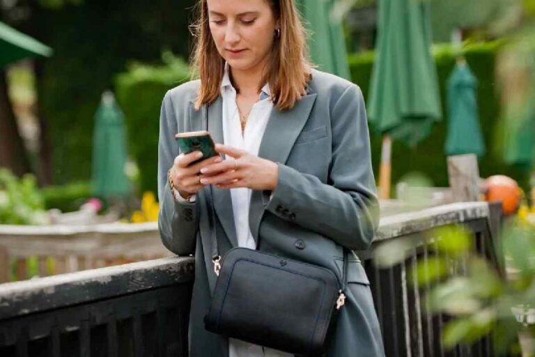 Reasons why crossbody bags for women are popular